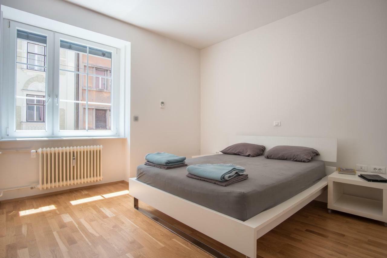 Luxury Central Apartment Любляна Екстериор снимка