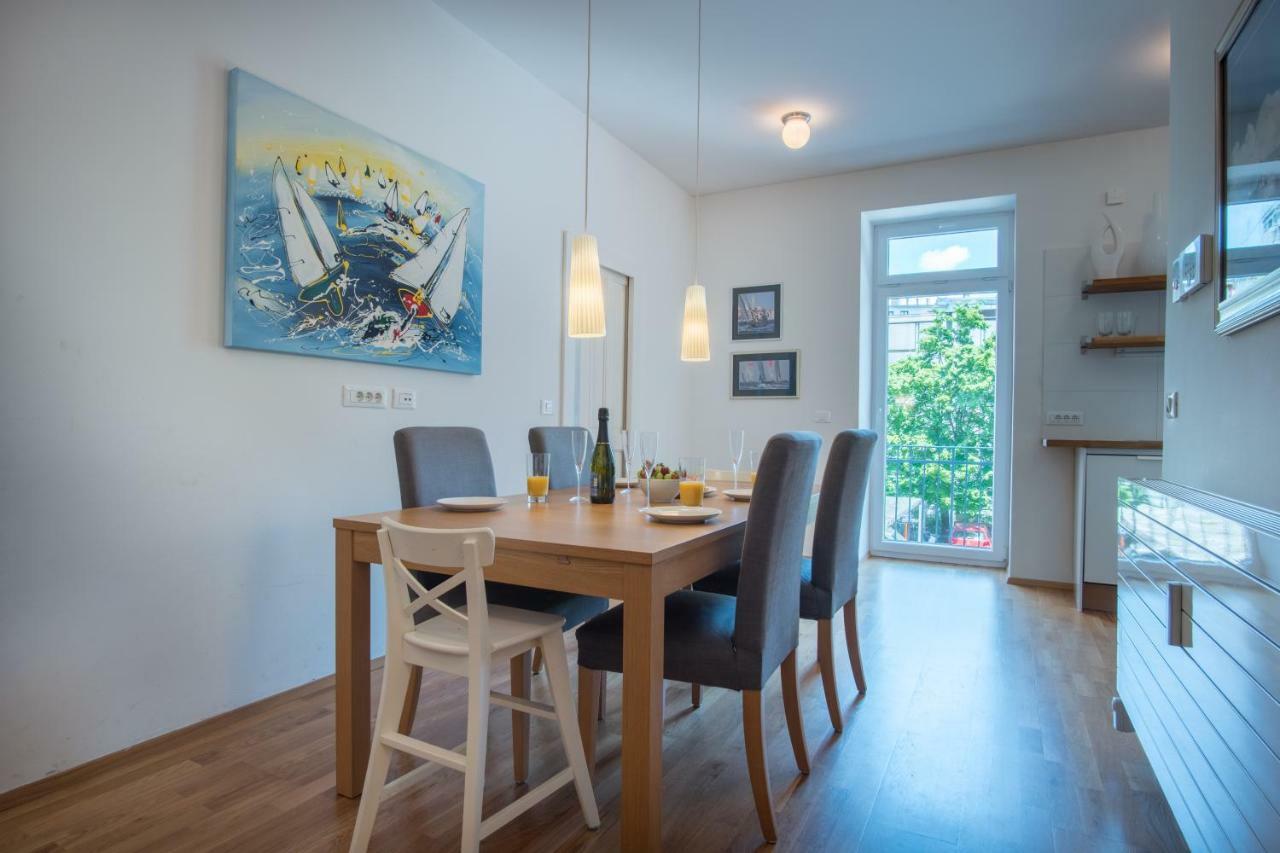 Luxury Central Apartment Любляна Екстериор снимка