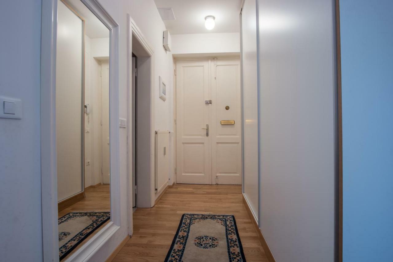 Luxury Central Apartment Любляна Екстериор снимка